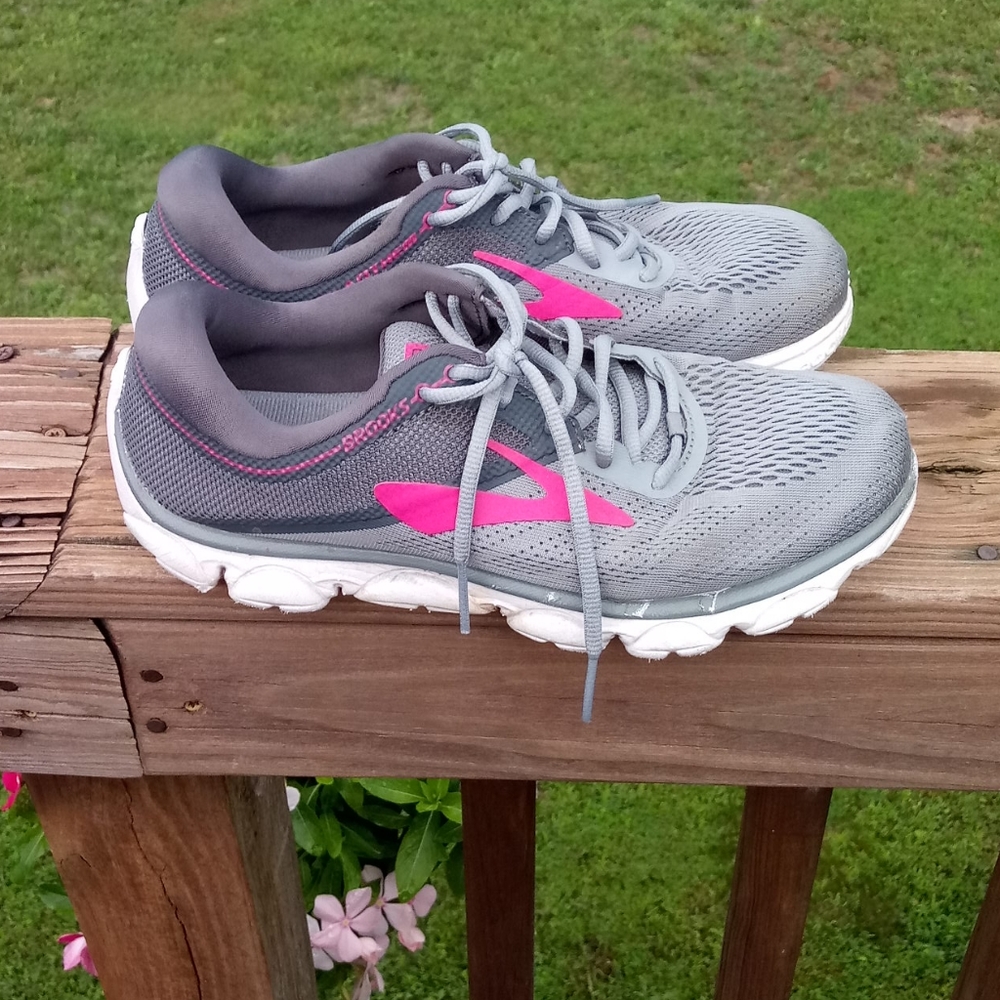 Brooks sneakers